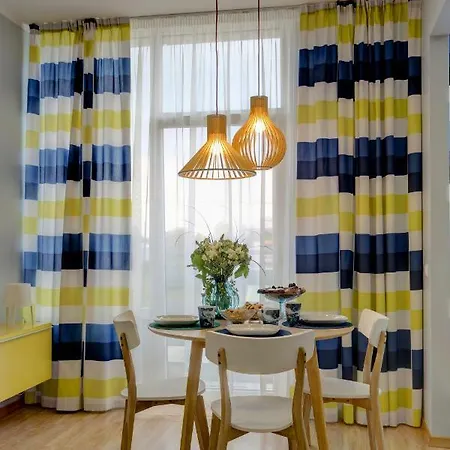 Brand New Mid-century Modern In شقة
